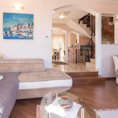 House With A Swimming Pool Lovran, Opatija - 24076 度假居 *