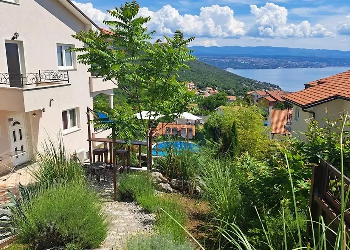 House With A Swimming Pool Lovran, Opatija - 24076 Feriehus *
