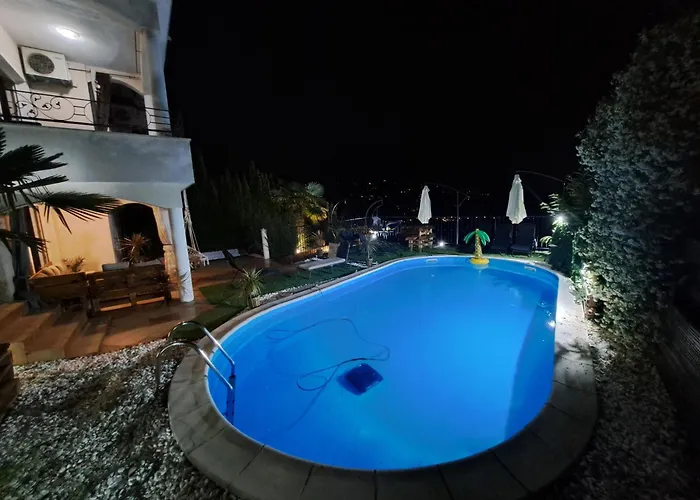 House With A Swimming Pool Lovran, Opatija - 24076 Feriehus *